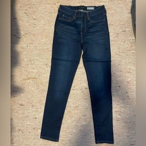 Aeropostale dark wash high waisted Jegging size 4